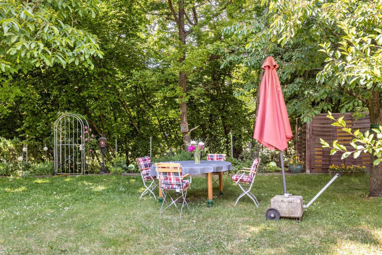 Haus Am Muehlenbach Apartamento Hilzingen Exterior foto
